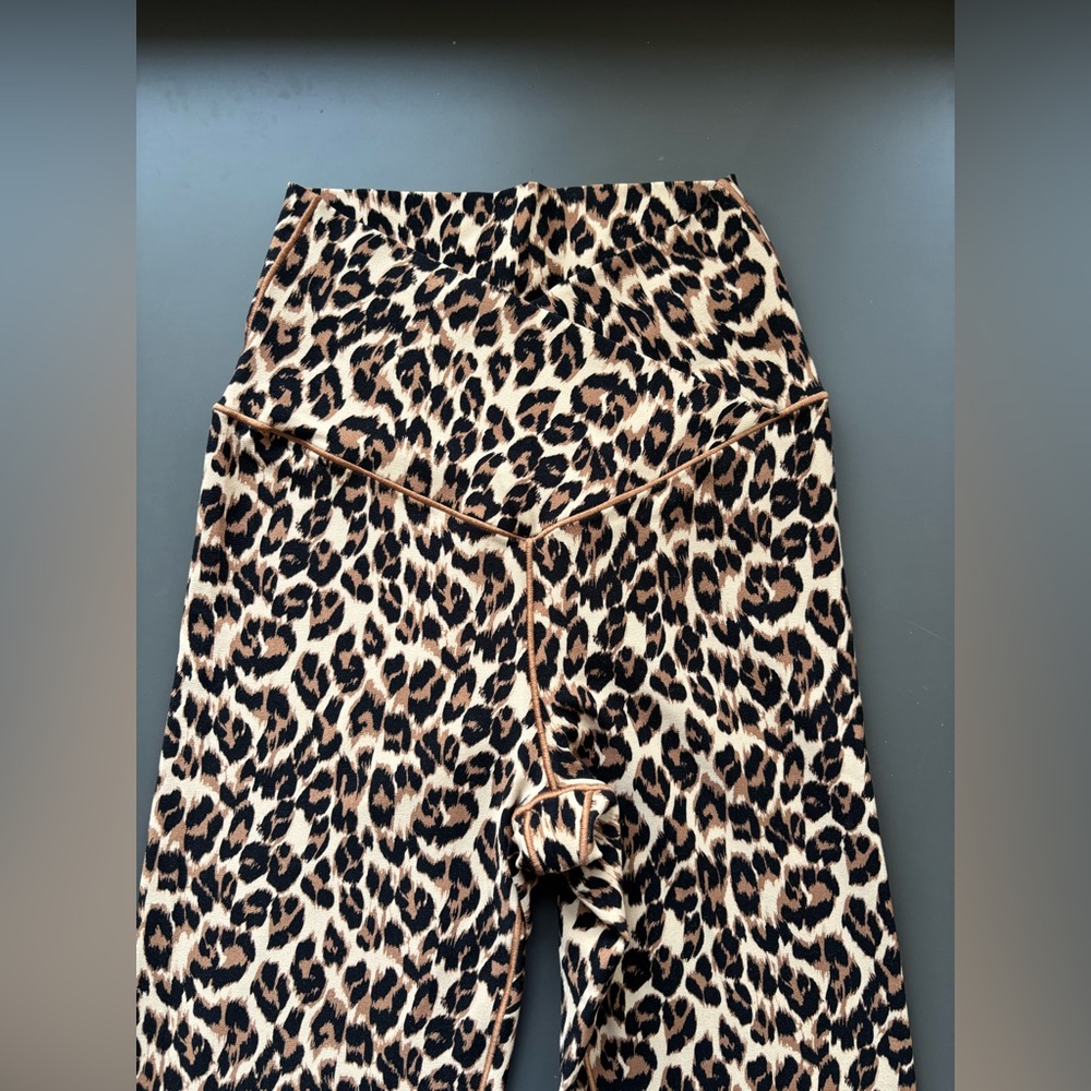 Aerie Offline Leopard Print 7/8 Crossover Leggings- Small - Picture 3 of 7